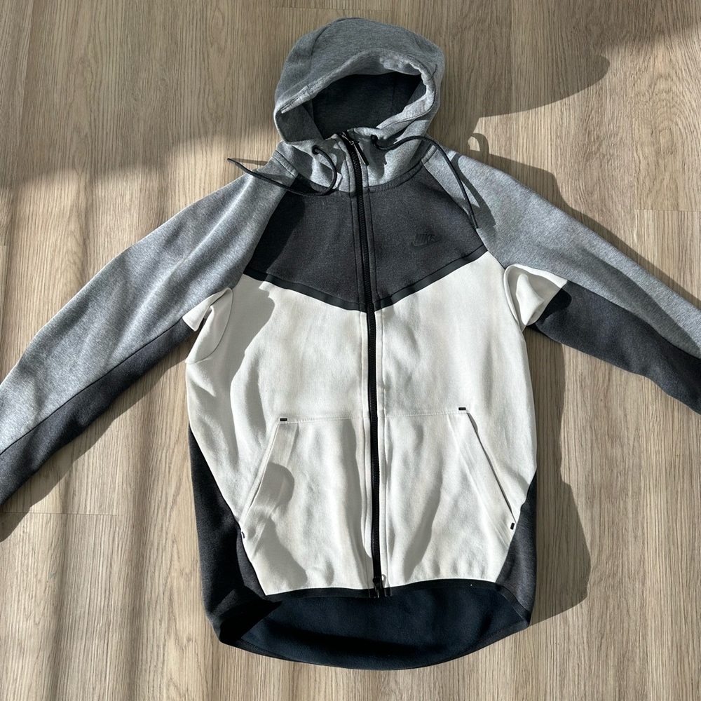 Men's Nike Gray and Black Hooded Jacket